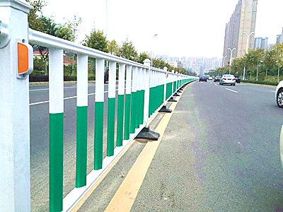 城市交通护栏 - 伟德国际图片2